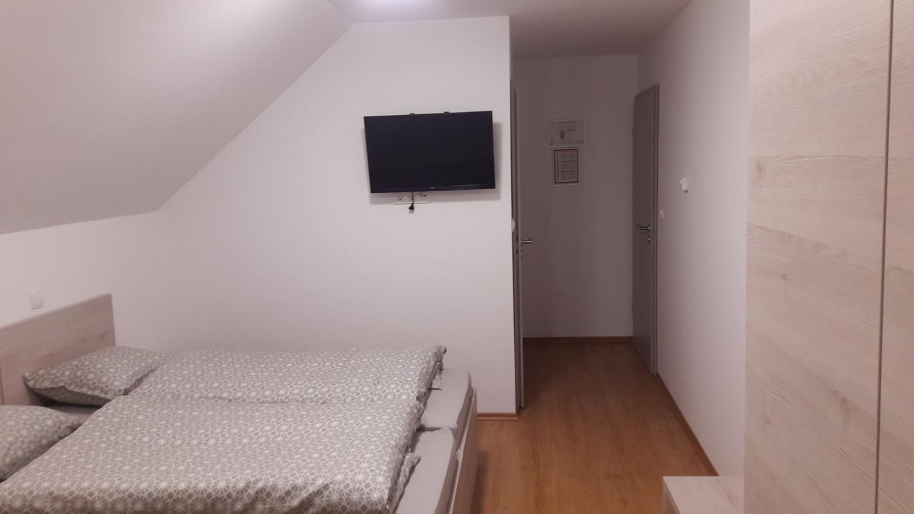 Gostilna Marta Otel Oslusevci Dış mekan fotoğraf